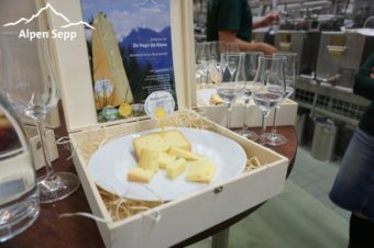 Edelbrand Verkostung mit Käse