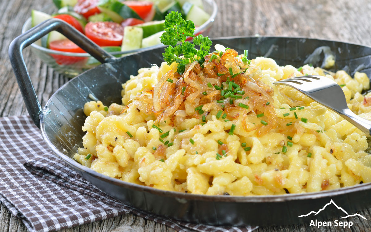 Bregenzerwälder Käsknöpfle Rezept | Käsespätzle 1 Bregenzerwälder Käsespätzle Rezept gross