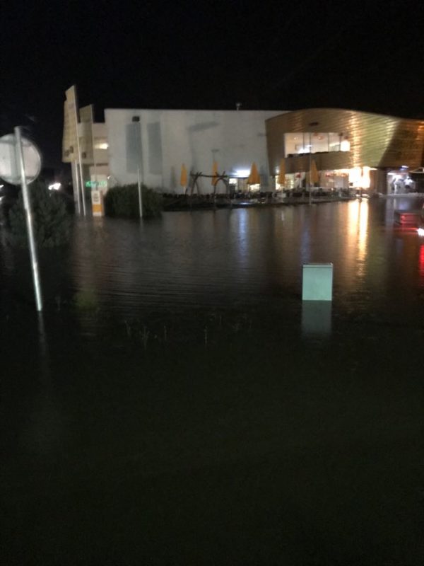 Wetter Wild Überschwemmung in Schnann
